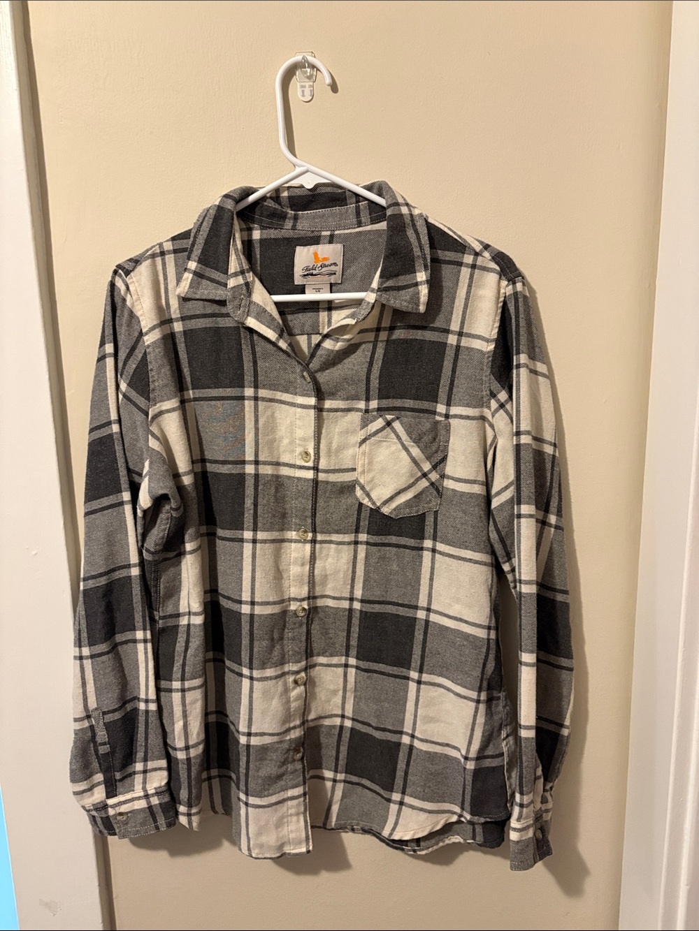 Field & Stream Women’s Black and White Plaid Button-Down Shirt